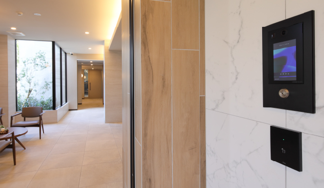 顔認証と認証キーによるダブル認証システム「Tebraキー」