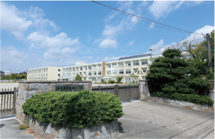 西小学校