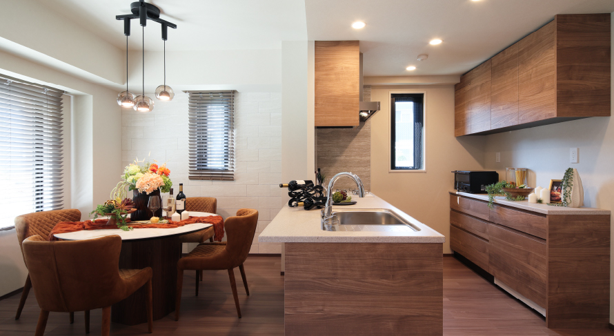 Dining kitchen