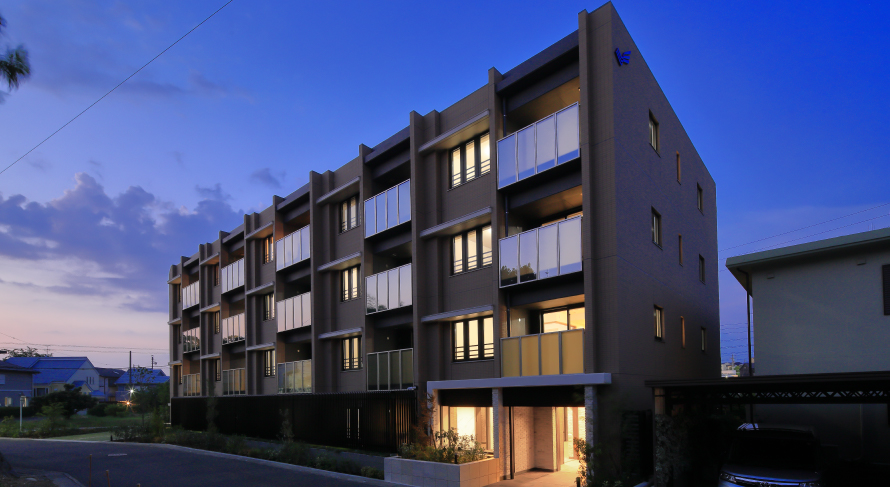 Facade/night